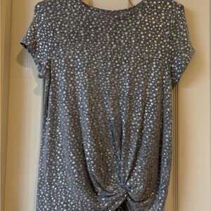 More Than Magic Gray Short-Sleeve Twist-Front Tee with Silver Star Print